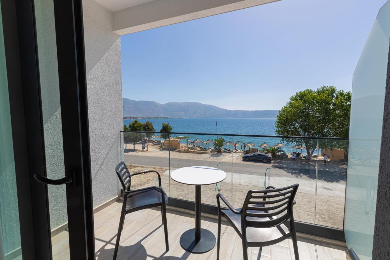 B&B Champagne, Vlore Bay Radhimë Exteriör bild