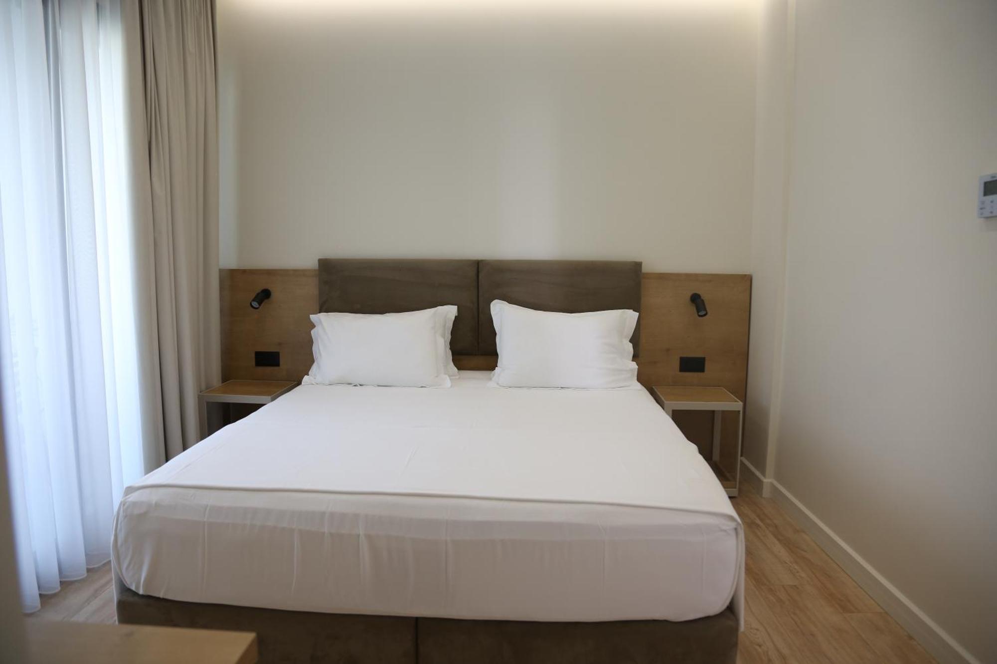 B&B Champagne, Vlore Bay Radhimë Exteriör bild